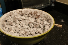 This is how the finished puppy chow dessert should look. (photo: Nikki Dulay)